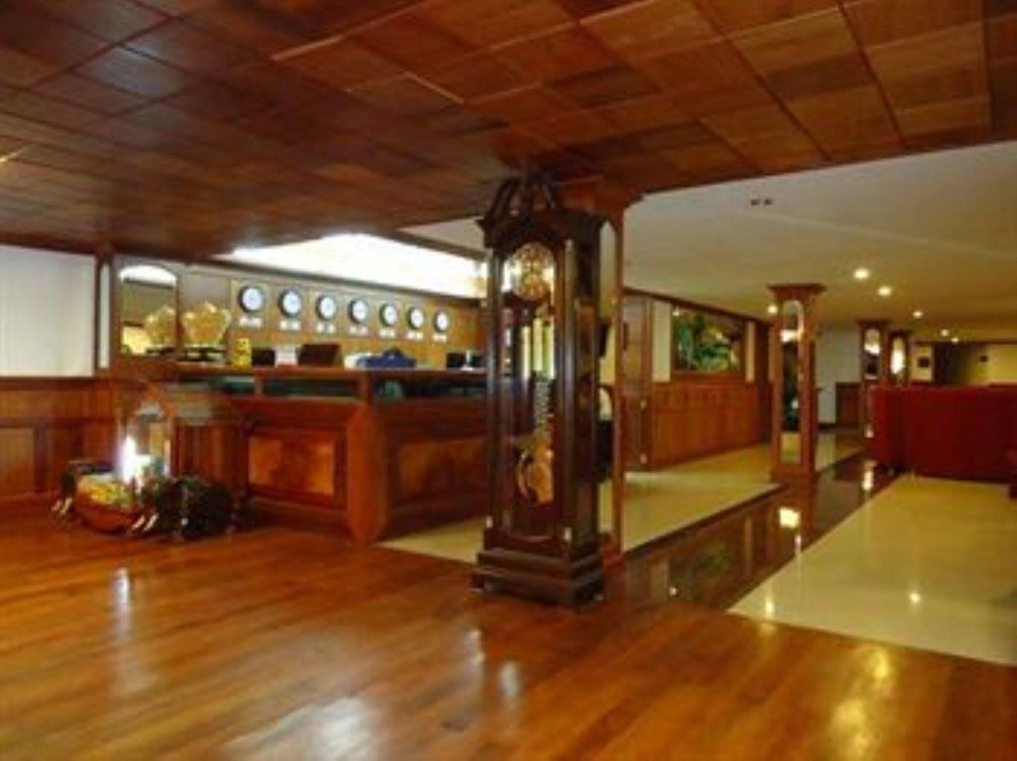 Wei Si Deng Hotel & Restaurant 金边 外观 照片