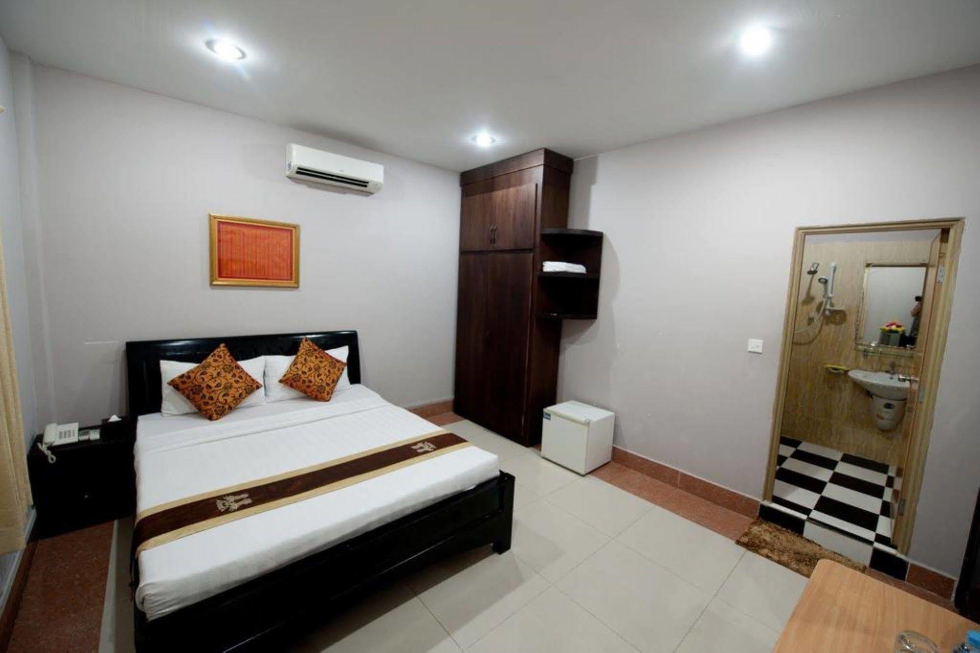 Wei Si Deng Hotel & Restaurant 金边 外观 照片